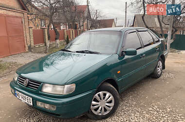 Седан Volkswagen Passat 1996 в Вінниці