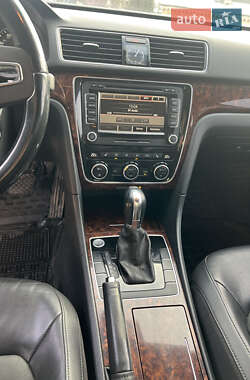 Седан Volkswagen Passat 2012 в 