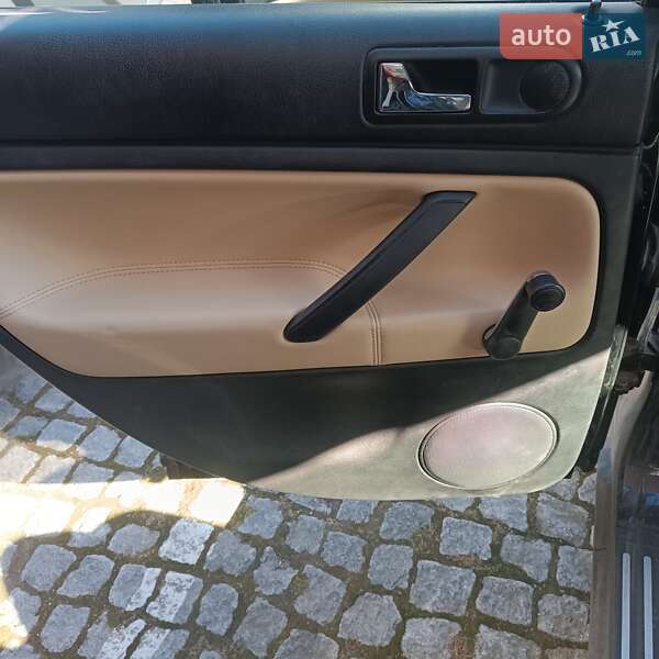 Универсал Volkswagen Passat 2002 в Киеве