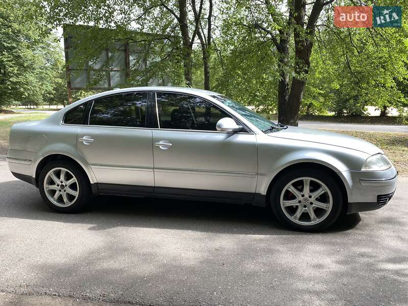 Седан Volkswagen Passat 2005 в Іллінцях