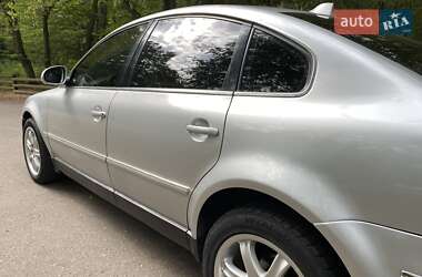 Седан Volkswagen Passat 2005 в Іллінцях