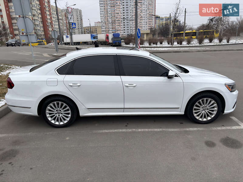 Седан Volkswagen Passat 2017 в Киеве