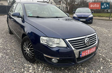 Седан Volkswagen Passat 2005 в Яворові