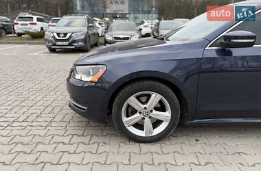 Седан Volkswagen Passat 2012 в Львові