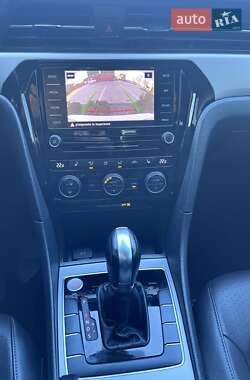 Седан Volkswagen Passat 2020 в 