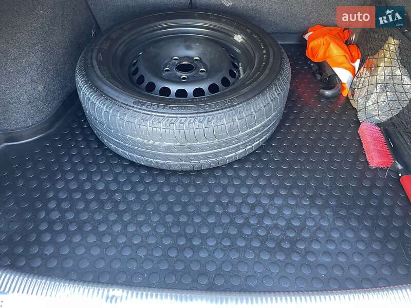 Седан Volkswagen Passat 2004 в Тернополе