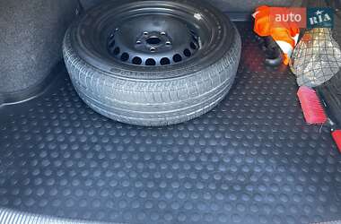 Седан Volkswagen Passat 2004 в 