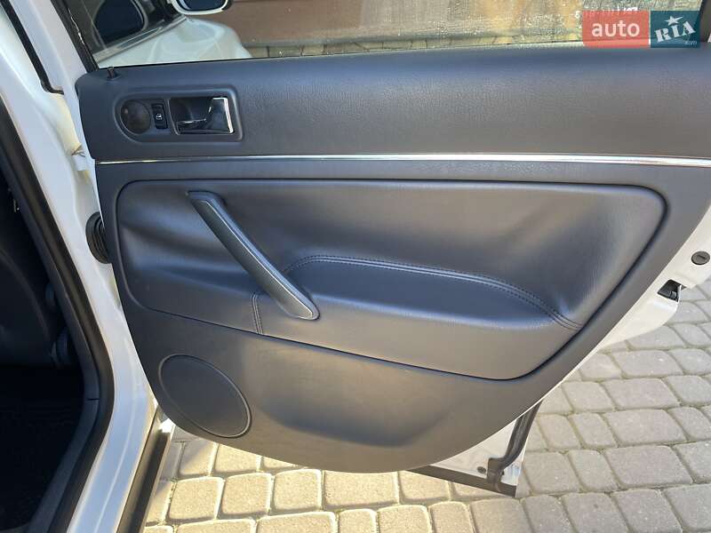 Седан Volkswagen Passat 2004 в Тернополе