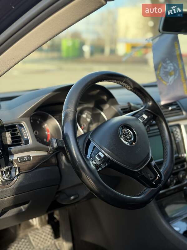 Седан Volkswagen Passat 2017 в Києві