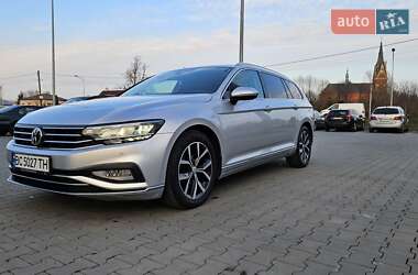 Универсал Volkswagen Passat 2019 в Львове