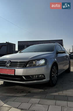 Универсал Volkswagen Passat 2011 в Нововолынске