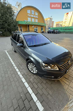 Універсал Volkswagen Passat 2012 в Луцьку