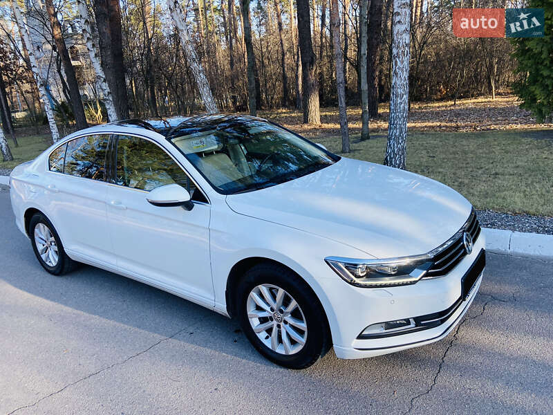 Седан Volkswagen Passat 2018 в Києві