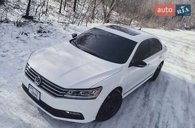 Седан Volkswagen Passat 2018 в Дніпрі