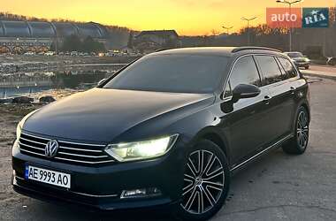 Універсал Volkswagen Passat 2015 в Дніпрі