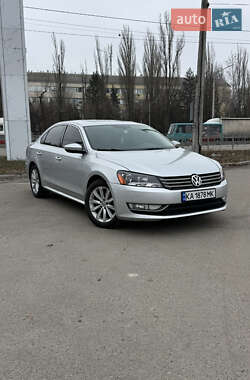 Седан Volkswagen Passat 2012 в Києві