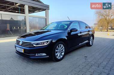 Седан Volkswagen Passat 2015 в Черновцах