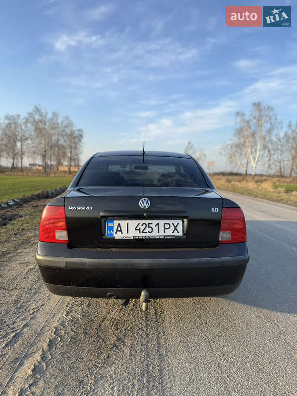 Седан Volkswagen Passat 1998 в Києві