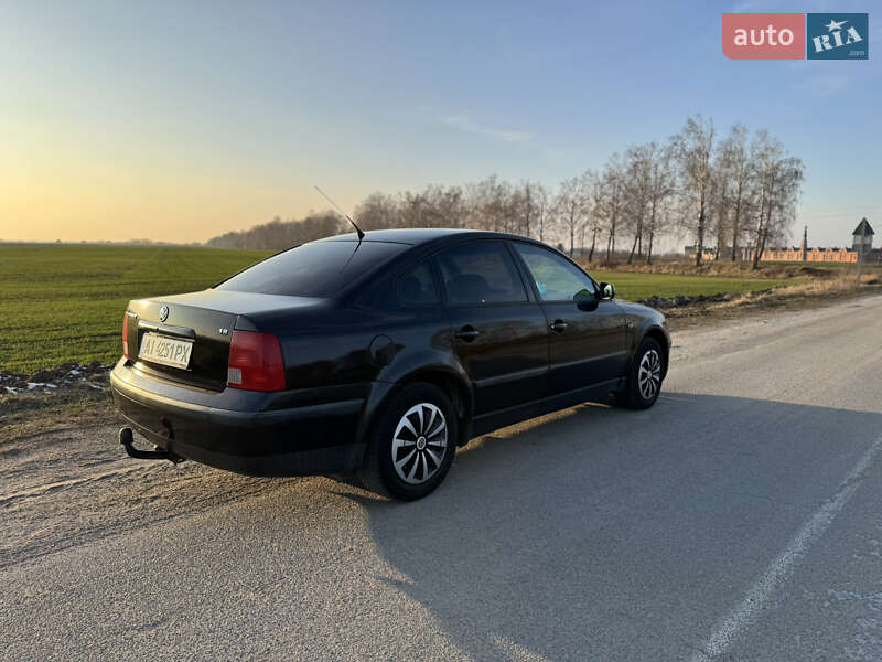 Седан Volkswagen Passat 1998 в Києві