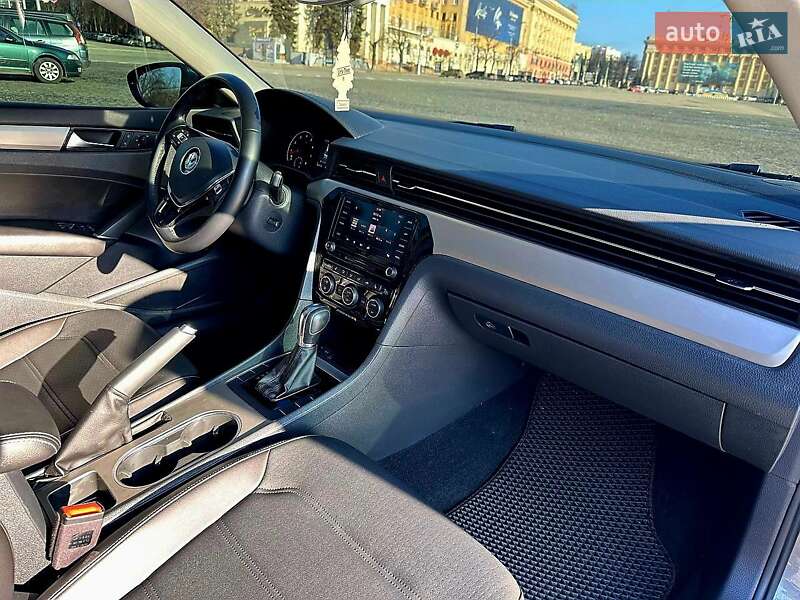 Седан Volkswagen Passat 2020 в Харькове