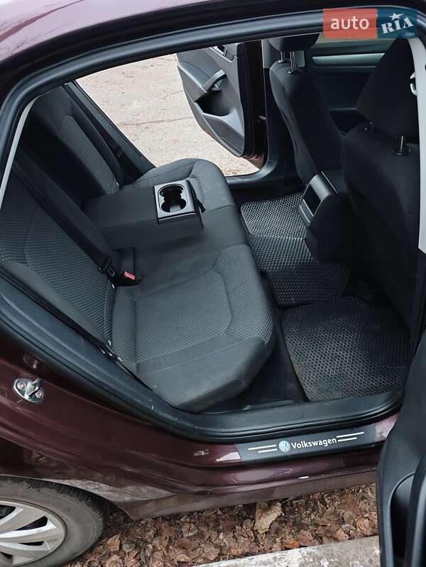 Седан Volkswagen Passat 2012 в Кривому Розі