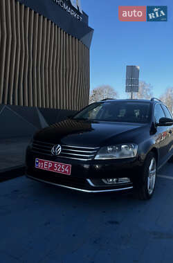 Універсал Volkswagen Passat 2011 в Луцьку