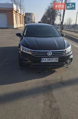 Седан Volkswagen Passat 2016 в Харкові