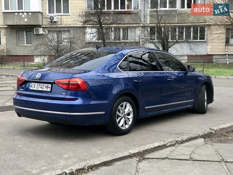 Седан Volkswagen Passat 2016 в Киеве