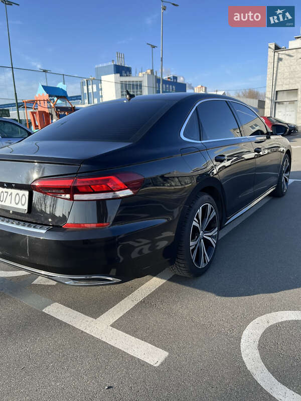 Седан Volkswagen Passat 2021 в Киеве