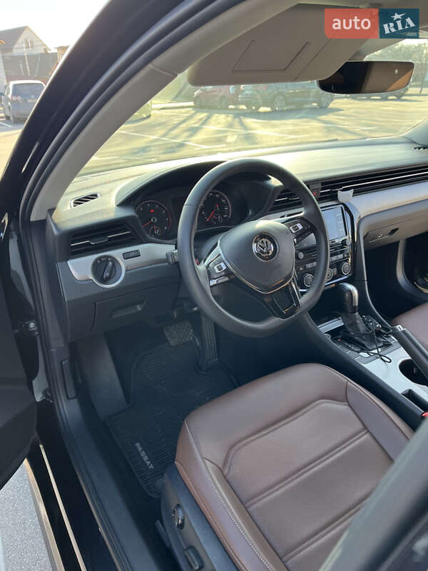Седан Volkswagen Passat 2021 в Киеве