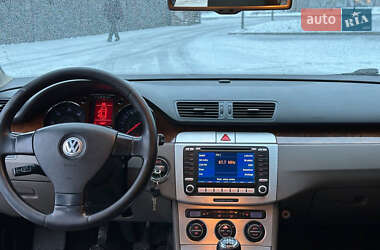 Седан Volkswagen Passat 2006 в Звягелі