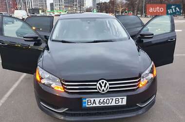 Седан Volkswagen Passat 2015 в Киеве