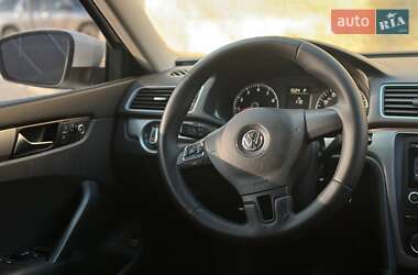 Седан Volkswagen Passat 2012 в Одессе