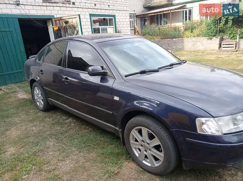 Седан Volkswagen Passat 1999 в Чернобае