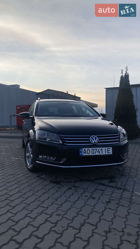Універсал Volkswagen Passat 2011 в Мукачевому