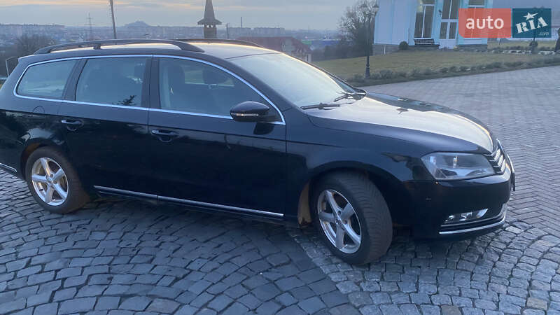 Універсал Volkswagen Passat 2011 в Мукачевому