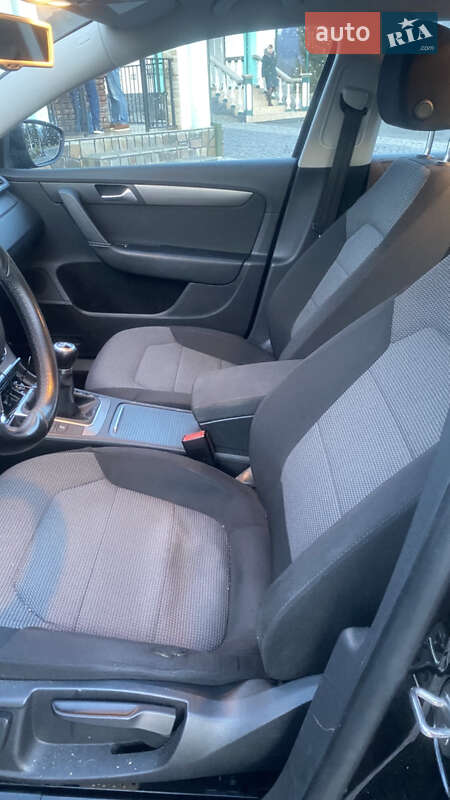 Універсал Volkswagen Passat 2011 в Мукачевому