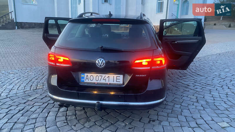 Універсал Volkswagen Passat 2011 в Мукачевому