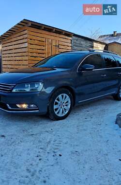 Універсал Volkswagen Passat 2011 в Яремчі