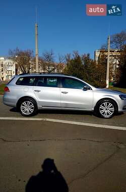 Універсал Volkswagen Passat 2014 в Миколаєві