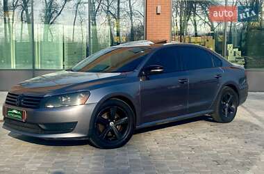 Седан Volkswagen Passat 2013 в Киеве