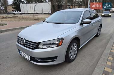 Седан Volkswagen Passat 2012 в Чернігові