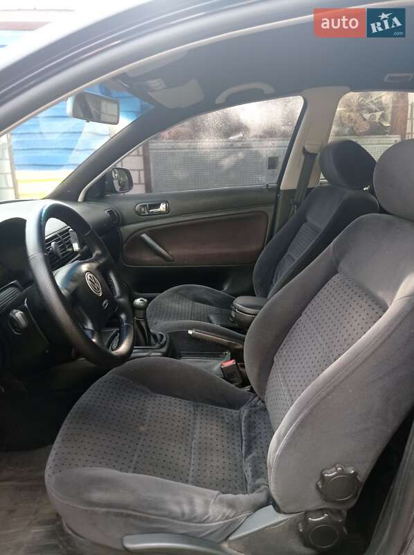 Седан Volkswagen Passat 1999 в Чернобае