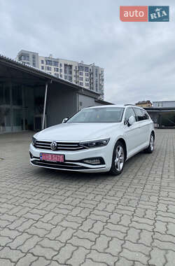 Универсал Volkswagen Passat 2020 в Луцке