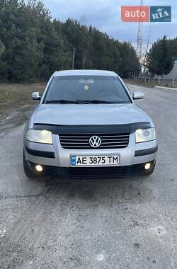 Седан Volkswagen Passat 2001 в Сарнах