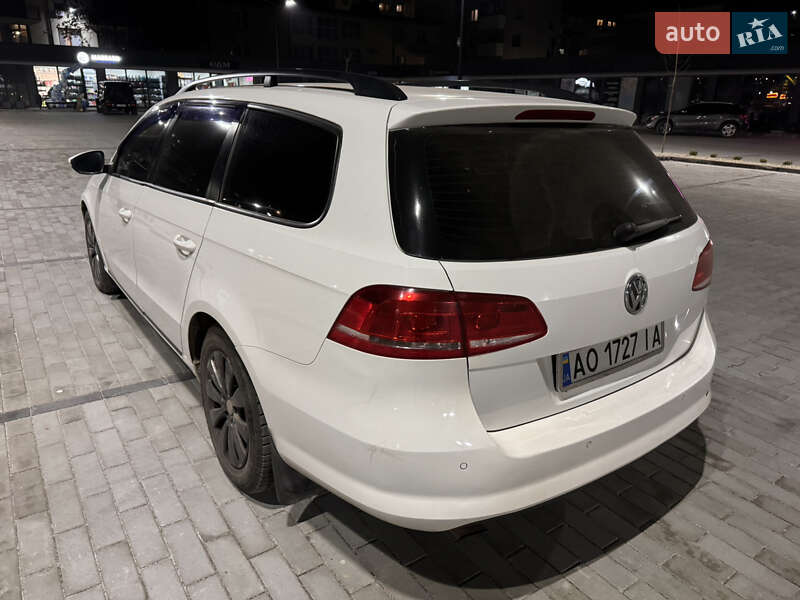 Универсал Volkswagen Passat 2011 в Ужгороде