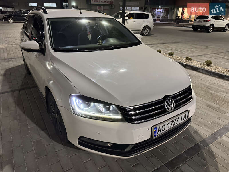 Универсал Volkswagen Passat 2011 в Ужгороде