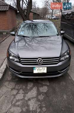 Седан Volkswagen Passat 2012 в Чернигове