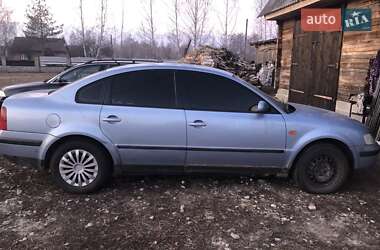 Седан Volkswagen Passat 1996 в Рівному