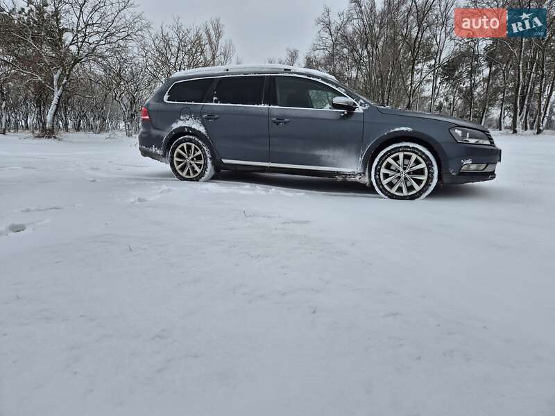Універсал Volkswagen Passat 2012 в Перещепині